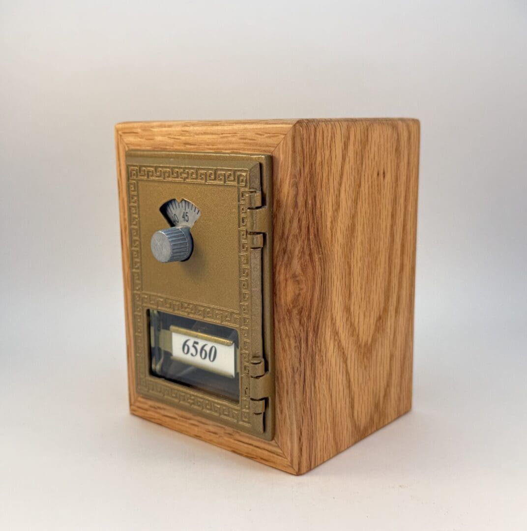 1980 Oak Mailbox Door Bank