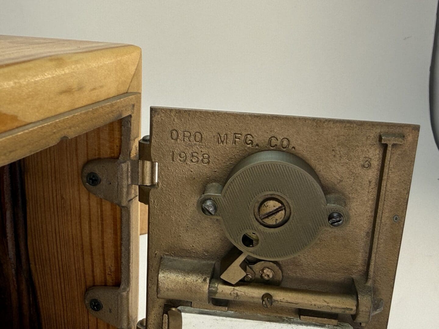 1958-Old Mailbox Door Bank